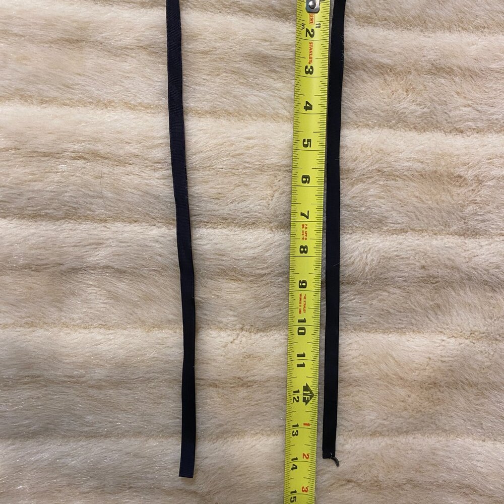 Banana Republic “Notorious RBG” Dissent Collar Necklace - Picture 3 of 6